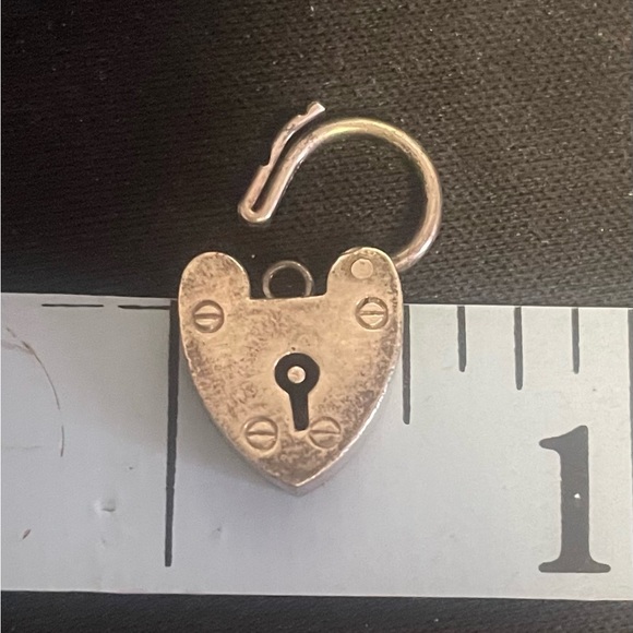 Vintage SILVER stamped Heart-Shaped Padlock Pendant - Picture 8 of 8